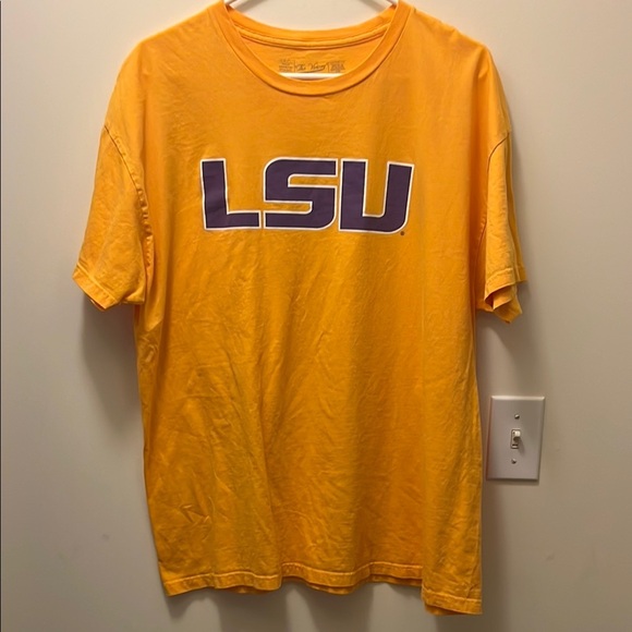 Louisiana State University Yellow T-Shirt size XL - Picture 1 of 5